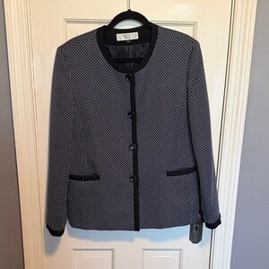 Elegant Black and White Textured Blazer Size 16